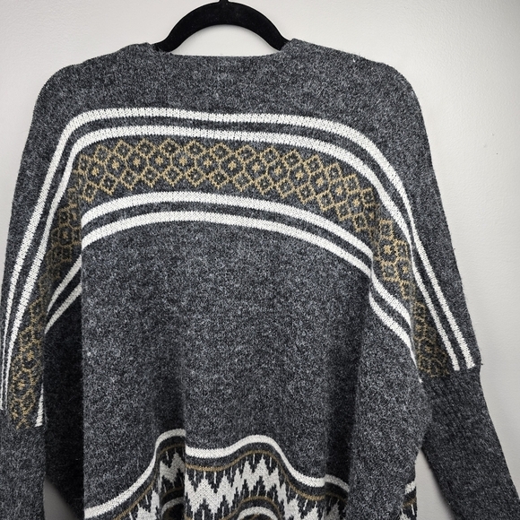 DREAMERS Boho Fringe Western Oversized Sweater Cardigan Gray Womens‎ Size S/M - Picture 7 of 14